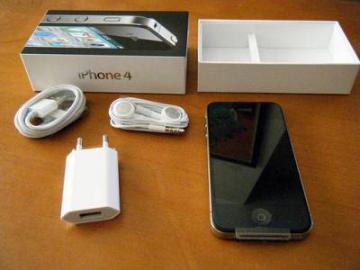 APPLE IPHONE 4 32GB FACTORY UNLOCKED