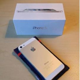 Apple iPhone 5 [64GB]