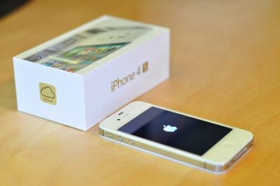 Na prodej:Apple iPhone 4S 16GB/32GB/64GB